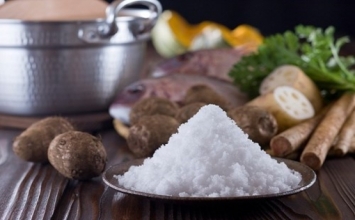 Rước bệnh hiểm vì thói quen ăn mặn